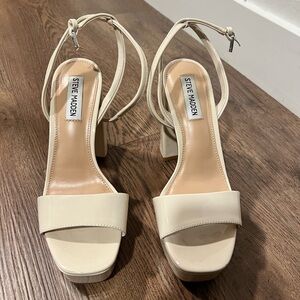 Steve Madden Lessa Bone Patent Platform Heels Size 8